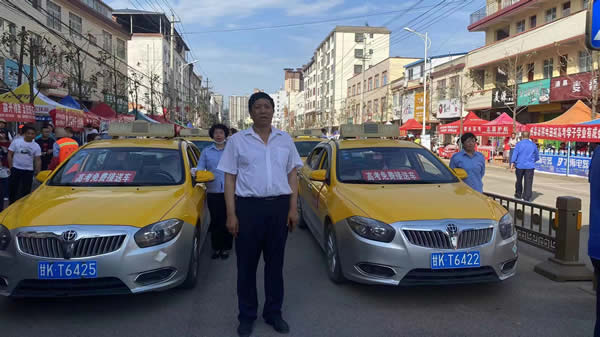 “愛(ài)心送考、奉獻(xiàn)社會(huì)”---隴運(yùn)集團(tuán)在行動(dòng)